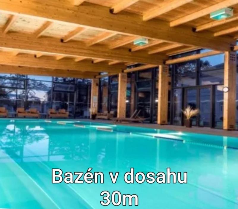 Apartmany Centro & Jacuzzi ピエシュチャニ エクステリア 写真