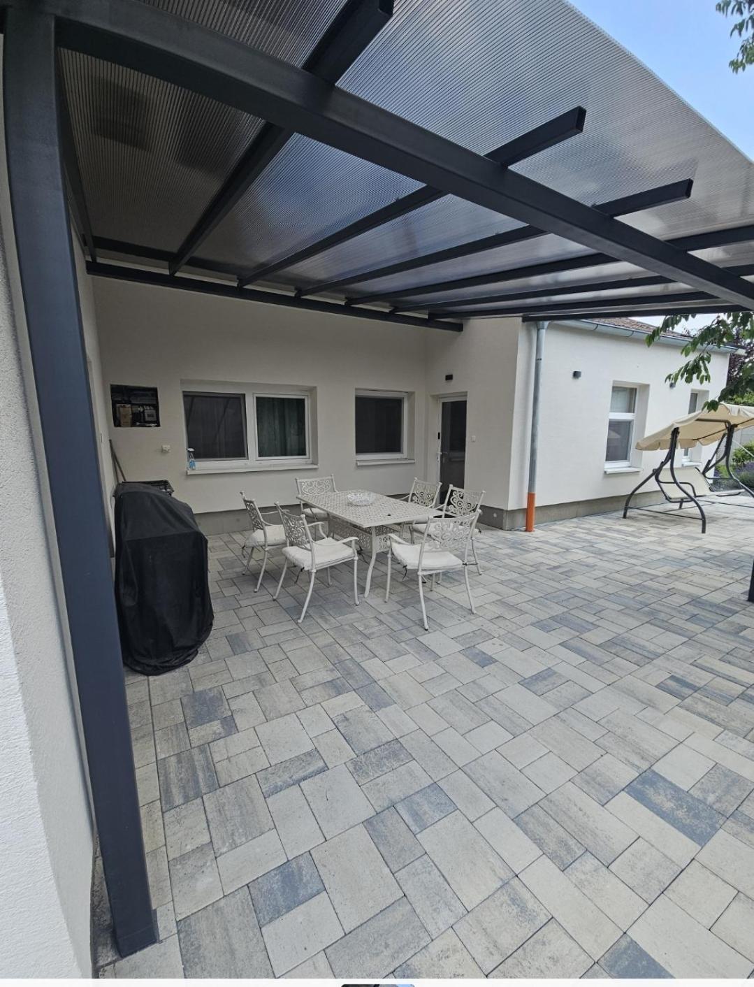 Apartmany Centro & Jacuzzi ピエシュチャニ エクステリア 写真