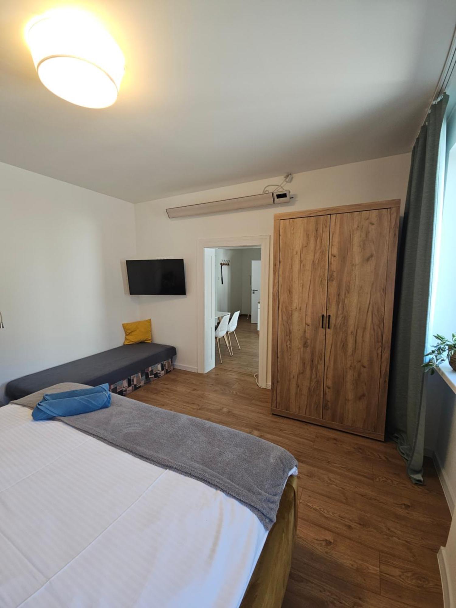 Apartmany Centro & Jacuzzi ピエシュチャニ エクステリア 写真