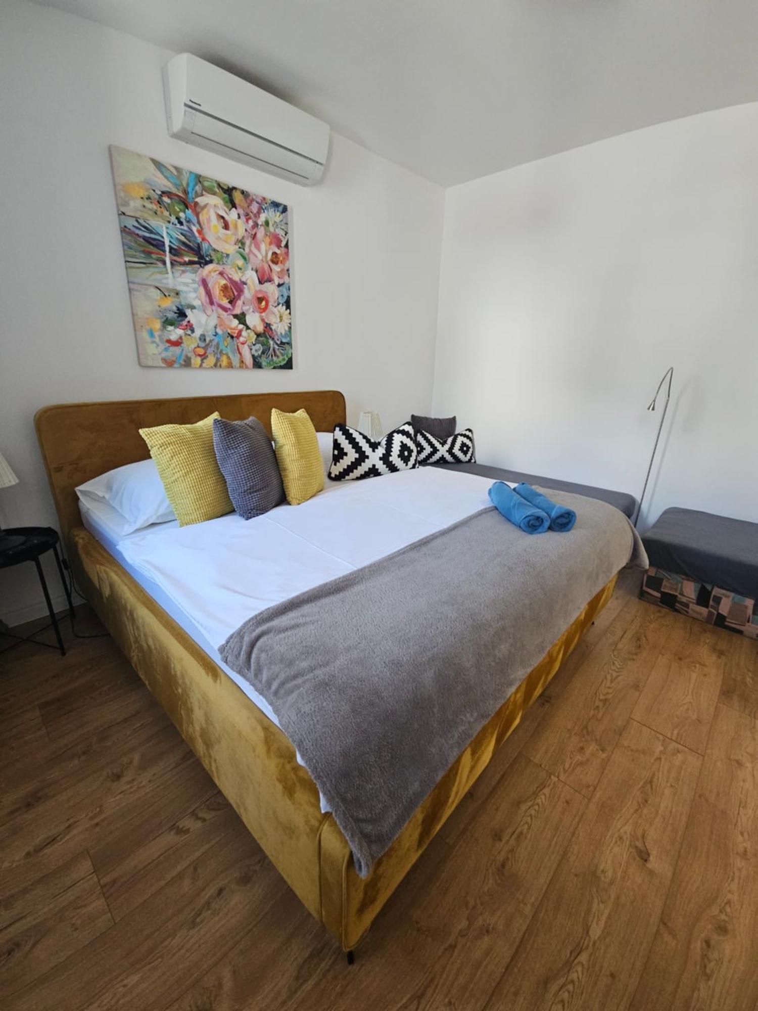 Apartmany Centro & Jacuzzi ピエシュチャニ エクステリア 写真