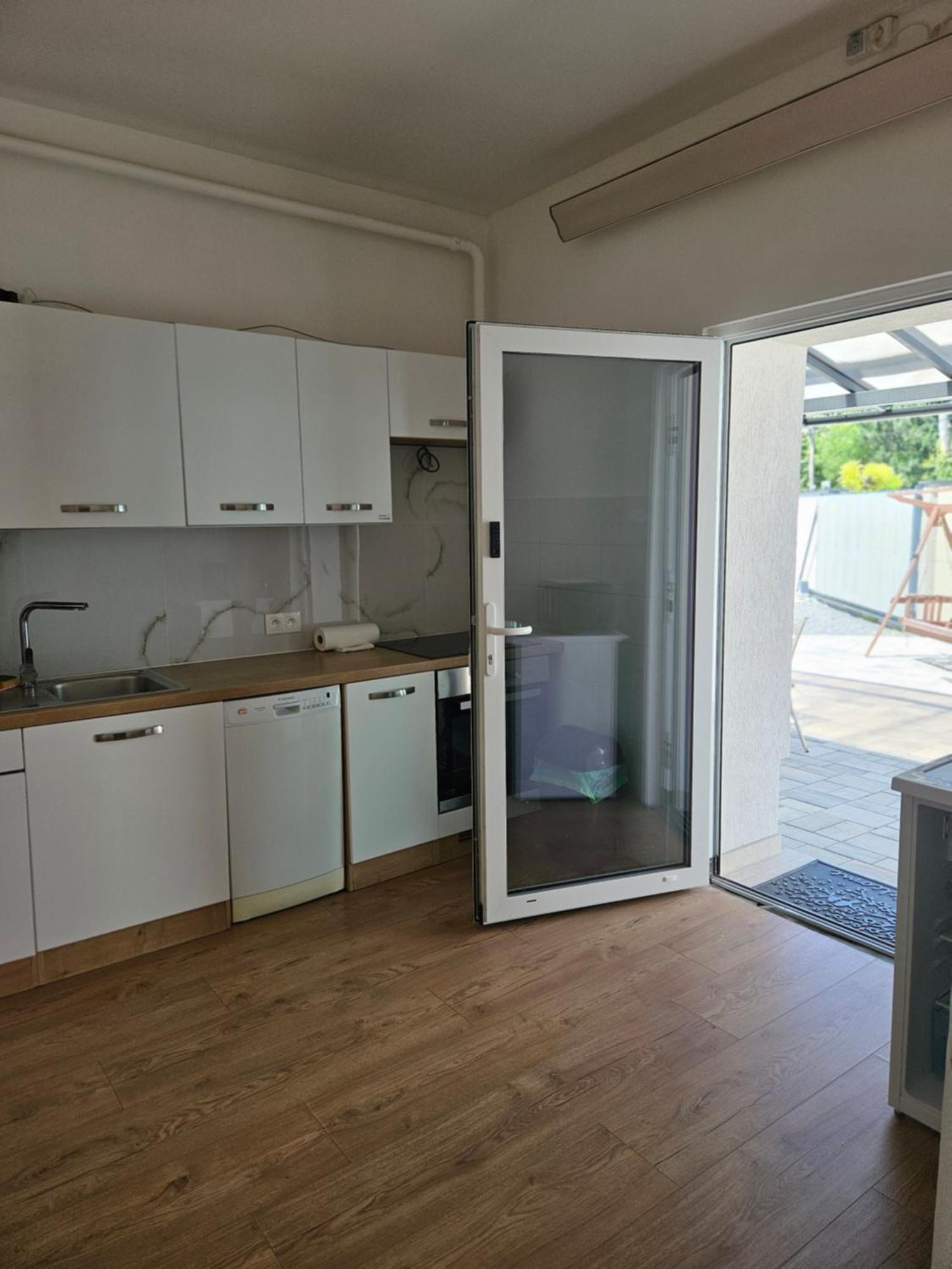 Apartmany Centro & Jacuzzi ピエシュチャニ エクステリア 写真